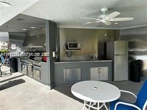 411 S Hollybrook Dr 105, Pembroke Pines FL 33025