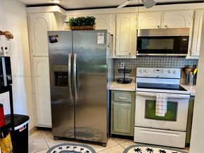 411 S Hollybrook Dr 105, Pembroke Pines FL 33025