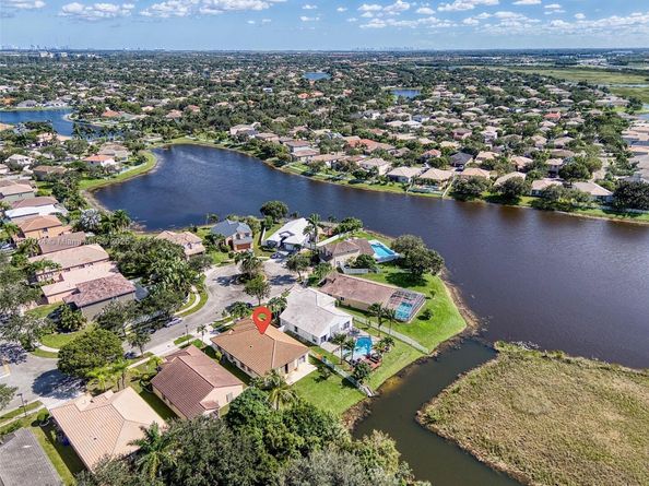 2034 NW 145th Ave, Pembroke Pines FL 33028
