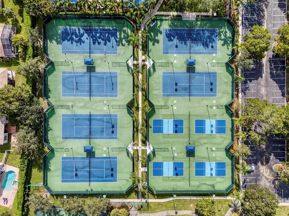 2034 NW 145th Ave, Pembroke Pines FL 33028