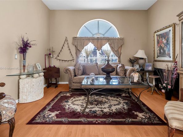 2034 NW 145th Ave, Pembroke Pines FL 33028