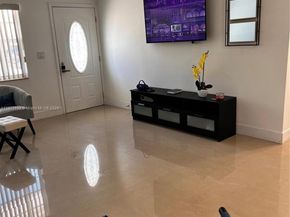 7151 Pershing St, Hollywood FL 33024