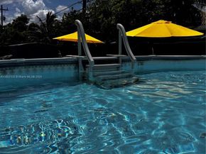 7151 Pershing St, Hollywood FL 33024