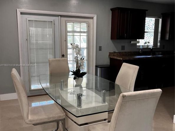 7151 Pershing St, Hollywood FL 33024