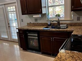 7151 Pershing St, Hollywood FL 33024