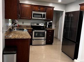 7151 Pershing St, Hollywood FL 33024