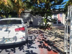 1747 NW 85th St, Miami FL 33147