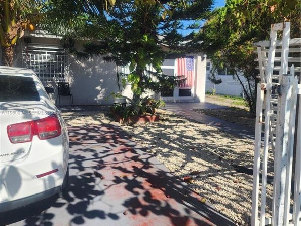 1747 NW 85th St, Miami FL 33147