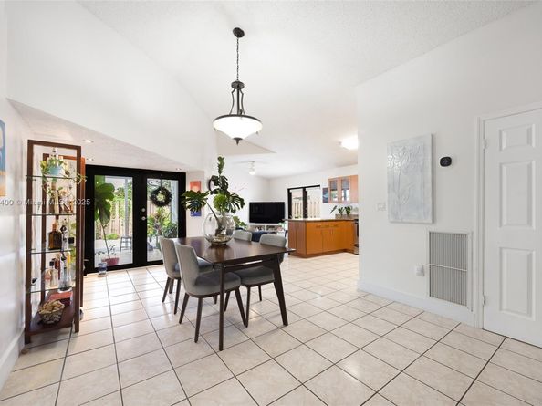 14207 SW 48th Ln, Miami FL 33175