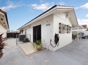 14207 SW 48th Ln, Miami FL 33175