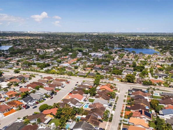 14207 SW 48th Ln, Miami FL 33175