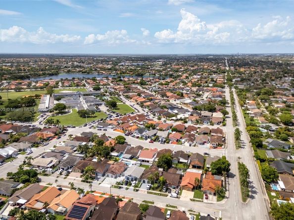 14207 SW 48th Ln, Miami FL 33175
