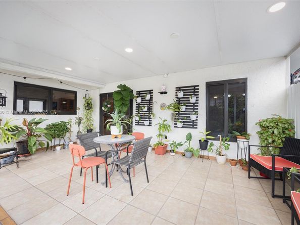14207 SW 48th Ln, Miami FL 33175