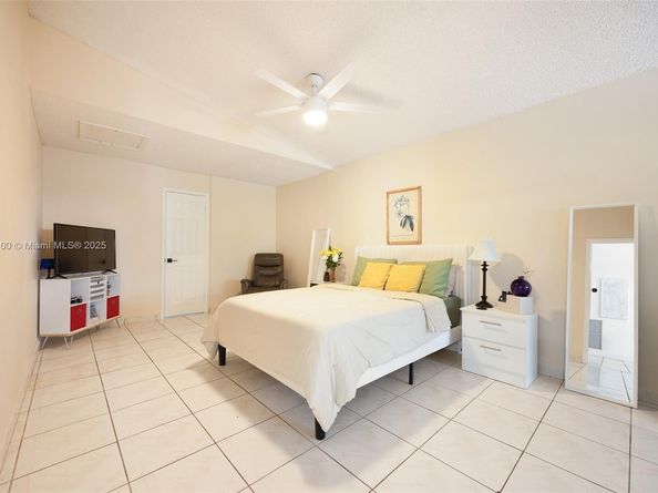 14207 SW 48th Ln, Miami FL 33175