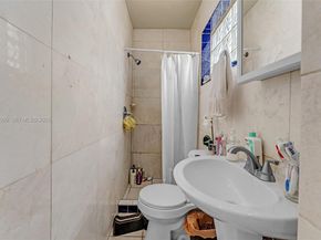 445 NW 8th St, Homestead FL 33030