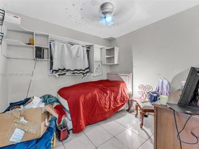 445 NW 8th St, Homestead FL 33030