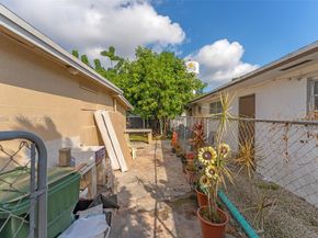 445 NW 8th St, Homestead FL 33030