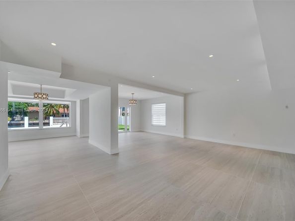 3341 NE 170th St, North Miami Beach FL 33160