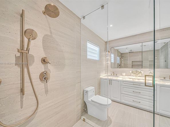 3341 NE 170th St, North Miami Beach FL 33160