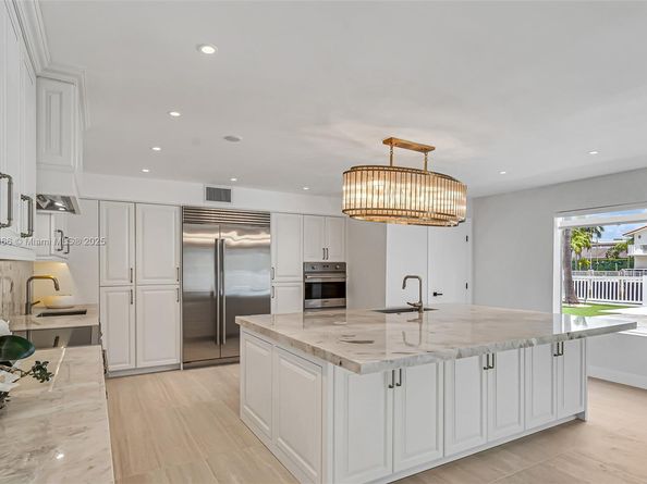 3341 NE 170th St, North Miami Beach FL 33160