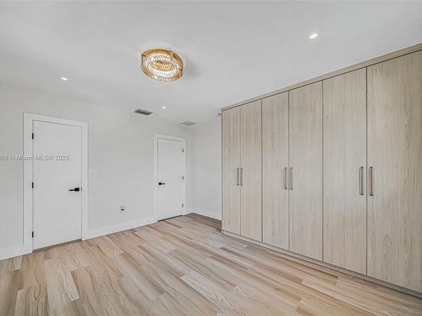 3341 NE 170th St, North Miami Beach FL 33160