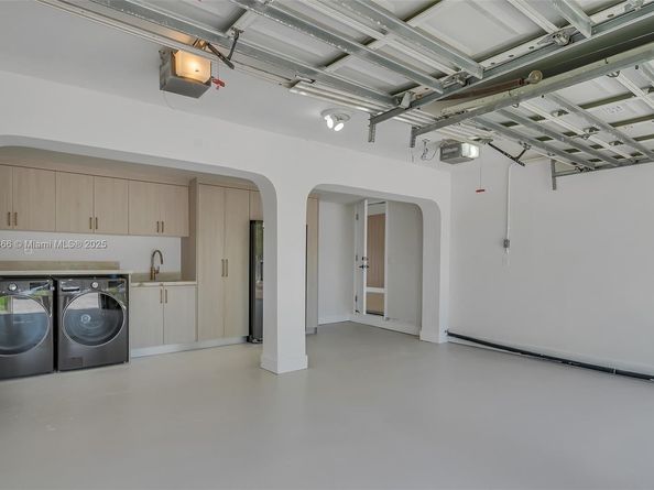 3341 NE 170th St, North Miami Beach FL 33160
