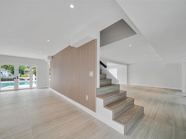 3341 NE 170th St, North Miami Beach FL 33160