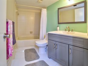 111 Lake Emerald Dr 307, Oakland Park FL 33309