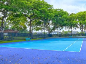 111 Lake Emerald Dr 307, Oakland Park FL 33309