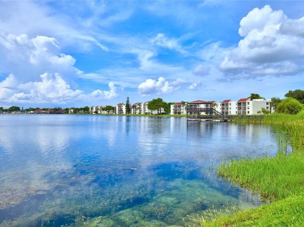 111 Lake Emerald Dr 307, Oakland Park FL 33309
