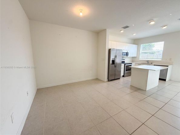 12440 NW 23rd Ct, Miami FL 33167