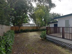 1084 NW 66th St, Miami FL 33150
