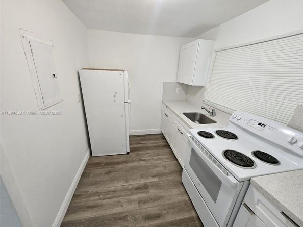 1924 SW 9th St, Miami FL 33135