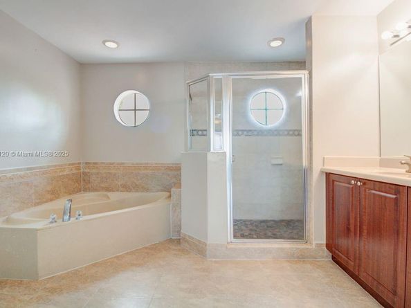 7347 NW 173rd Dr 102, Hialeah FL 33015