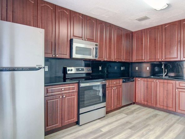 7347 NW 173rd Dr 102, Hialeah FL 33015