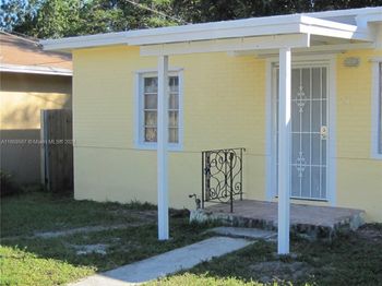 280 NW 51st St