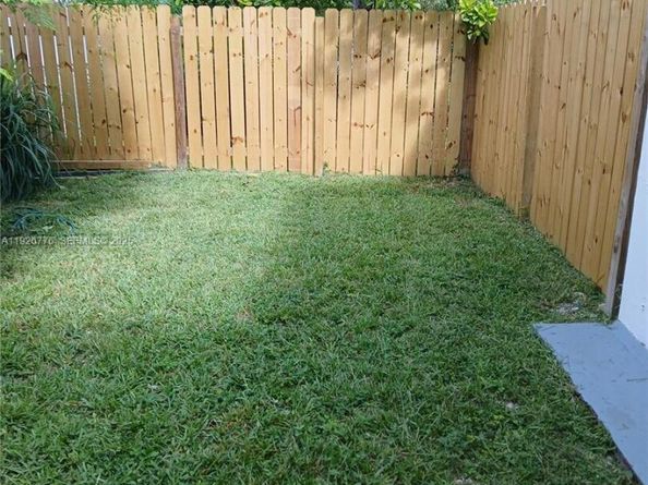 6505 Pines Pkwy, Hollywood FL 33023