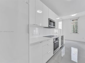 901 Brickell Key Blvd 3206, Miami FL 33131