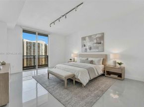 901 Brickell Key Blvd 3206, Miami FL 33131