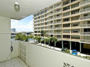 1833 S Ocean Dr 307, Hallandale Beach FL 33009