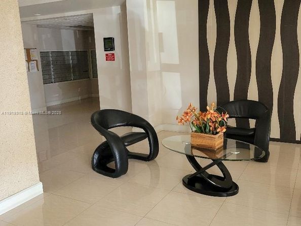 1833 S Ocean Dr 307, Hallandale Beach FL 33009