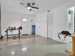 7225 SW 21st St, Miami FL 33155