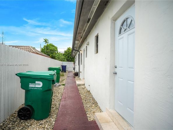 7225 SW 21st St, Miami FL 33155