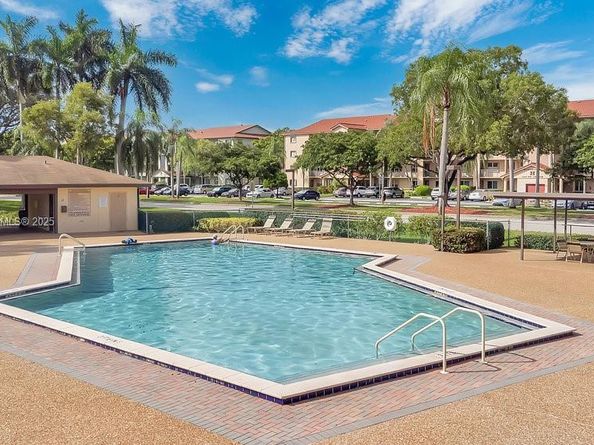 1101 SW 128th Ter 309C, Pembroke Pines FL 33027
