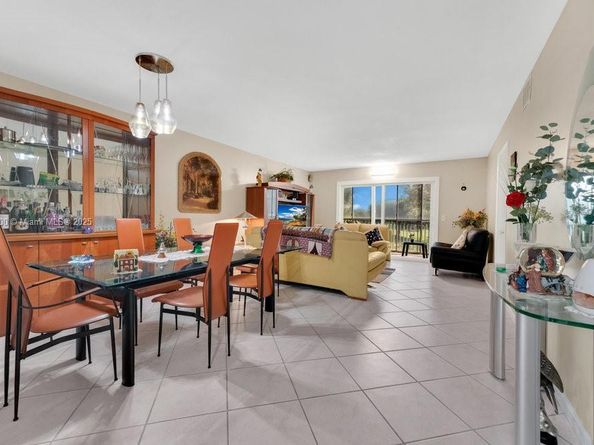 1101 SW 128th Ter 309C, Pembroke Pines FL 33027