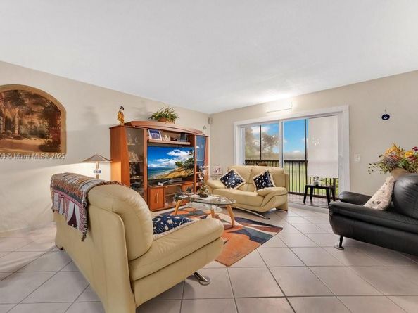 1101 SW 128th Ter 309C, Pembroke Pines FL 33027