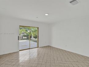 2371 NE 193rd St, Miami FL 33180