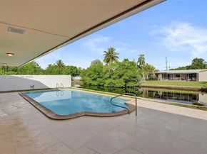 2371 NE 193rd St, Miami FL 33180