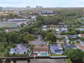 2371 NE 193rd St, Miami FL 33180