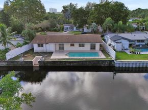 2371 NE 193rd St, Miami FL 33180